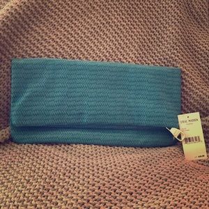 Steve Madden aqua magnetic clutch! Brand new!